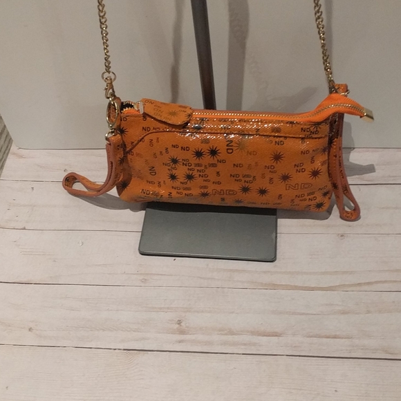 Cute Crossbody genuine leather 🌸🌸🌸🌸🍀 - Picture 2 of 9